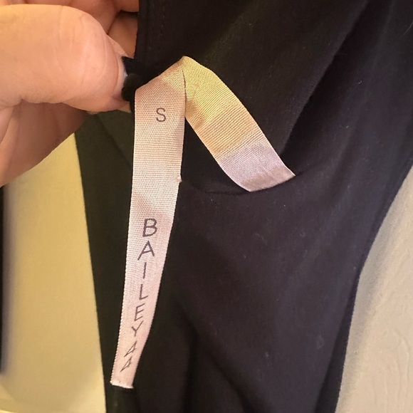 Bailey 44 Long Black Stretch Jersey Keyhole Peekaboo Top Longsleeve Boat Neck Sm - Picture 5 of 8